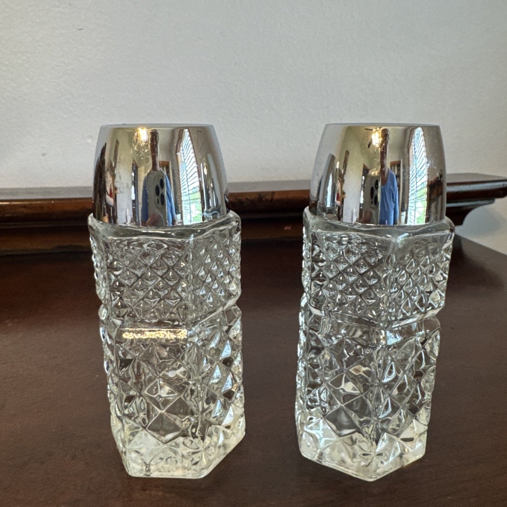 4.25" Anchor Hocking Wexford Glass Salt & Pepper Shakers Diamond Point Pair Set